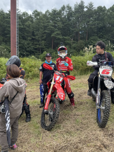 【JNCC R7 ビッグバード高井富士】サポートライダー小沢 瞬選手が過去最高位の総合5位＆クラス2位を獲得！